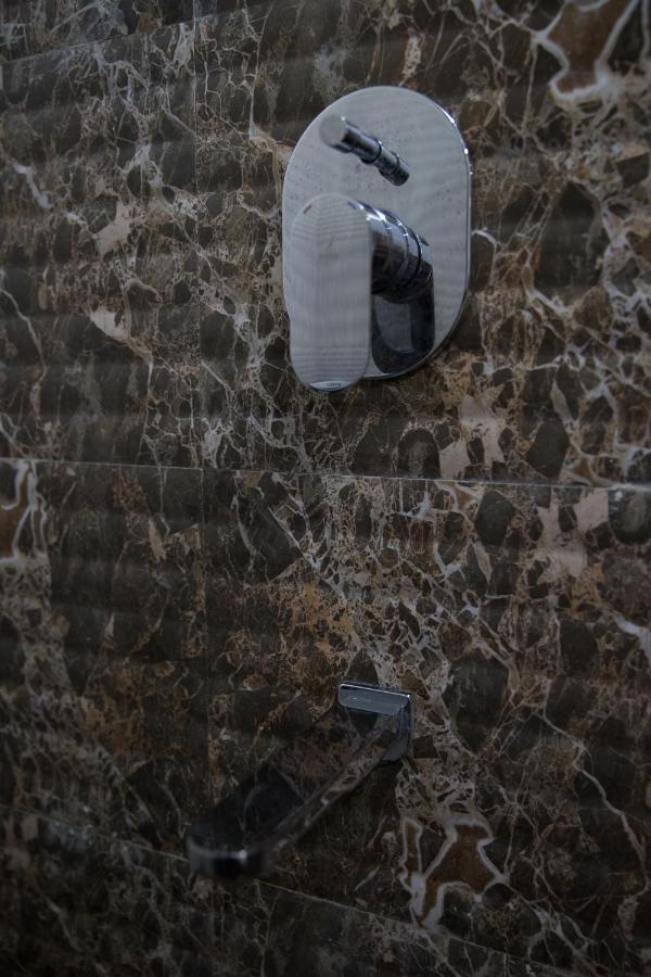 Hotel Alibaba Mumbai Exterior foto
